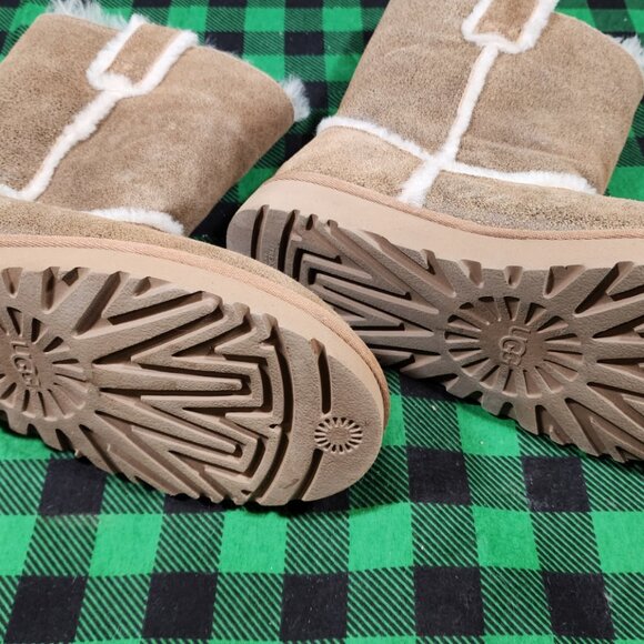 UGG Classic Short Spill Seam Chestnut Bomber Suede Fur Boots Size US 8 Womens - Picture 2 of 4